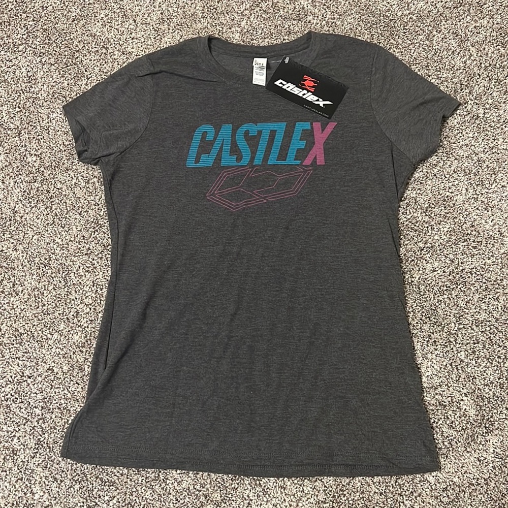 Castle shirt, NWT, Medium